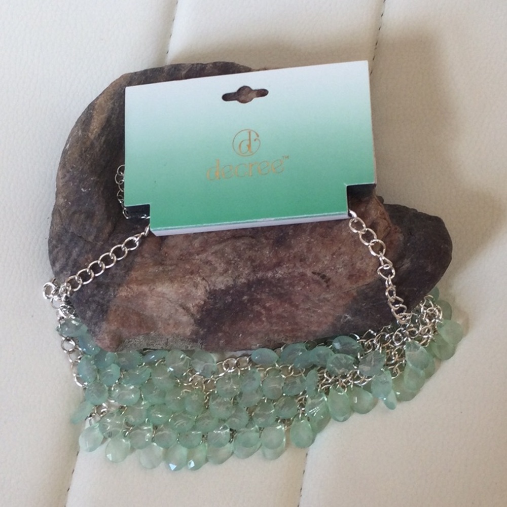NWT Decree Green Silver Necklace